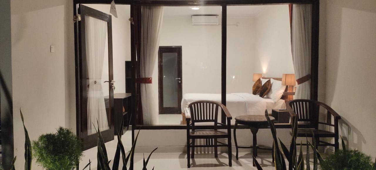 The Poetri Oka Hotel Batununggul Exterior photo